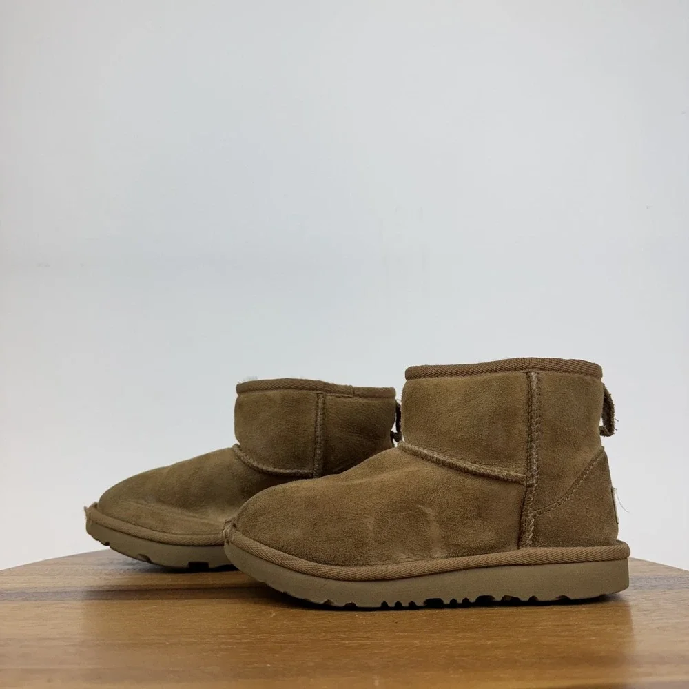Little Kids Ugg Classic Mini II Chestnut Shearling Lined Comfort Boots Size 13 C